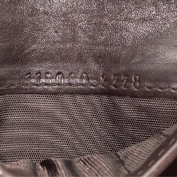 Gucci Tan and Green bifold wallet - Picture 11 of 15